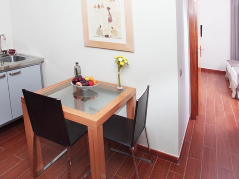 Apartamentos Turisticos Madanis L’Hospitalet de Llobregat Pokój zdjęcie